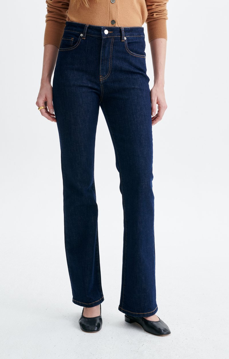JERRY JEANS
