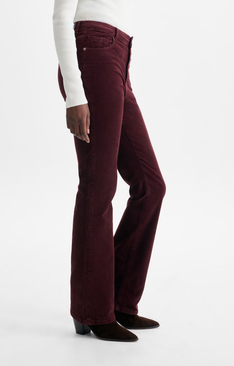 JERRY BURGUNDY JEANS