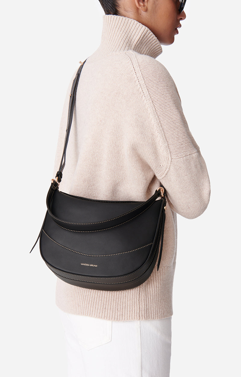 MEDIUM LEATHER BLACK DAILY BAG