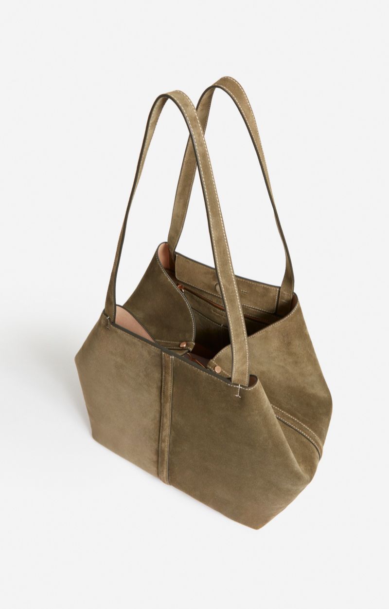 LARGE CALF LEATHER TAUPE DAILY TOTE