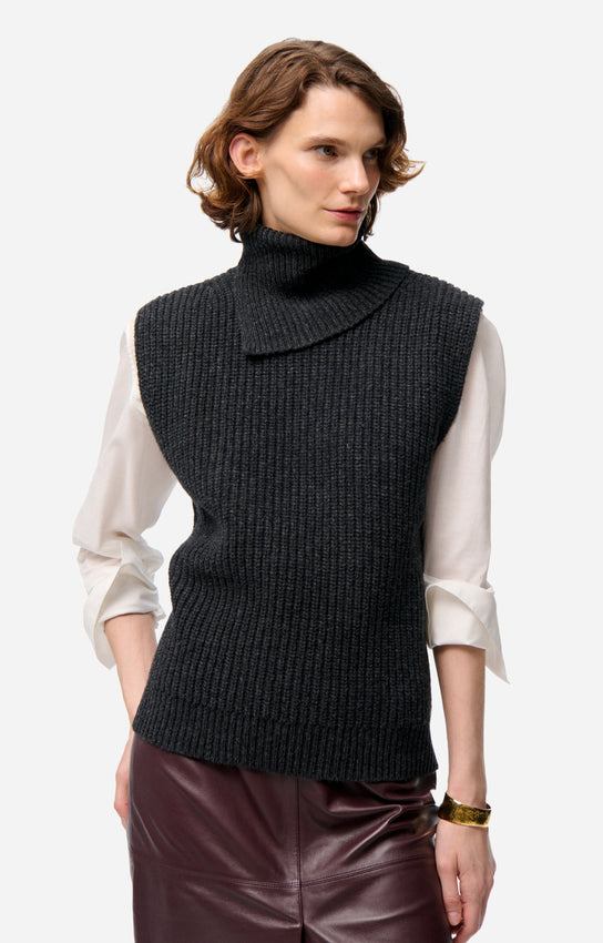 FINLEY SLEEVELESS SWEATER