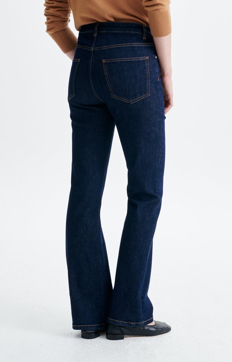 JERRY JEANS