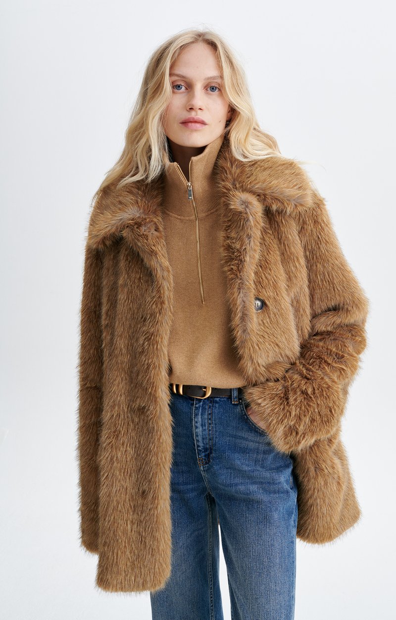 FILEAS FAUX FUR COAT