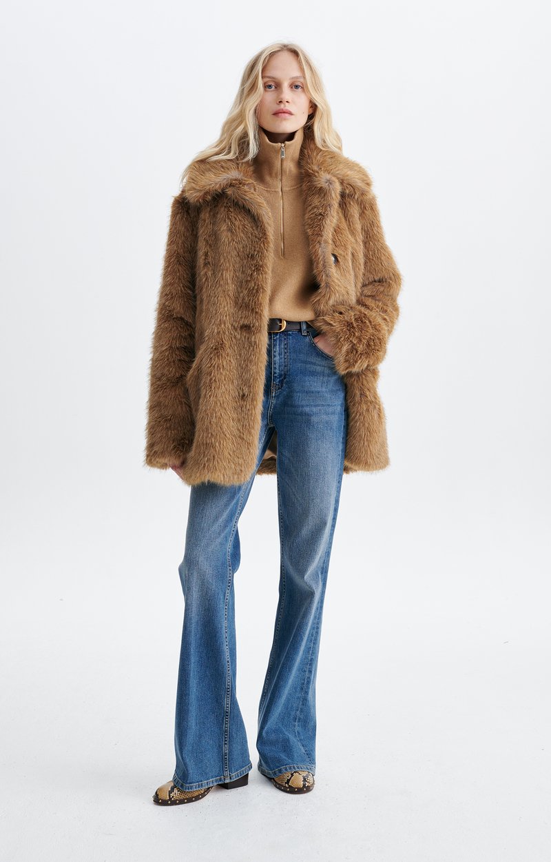 FILEAS FAUX FUR COAT