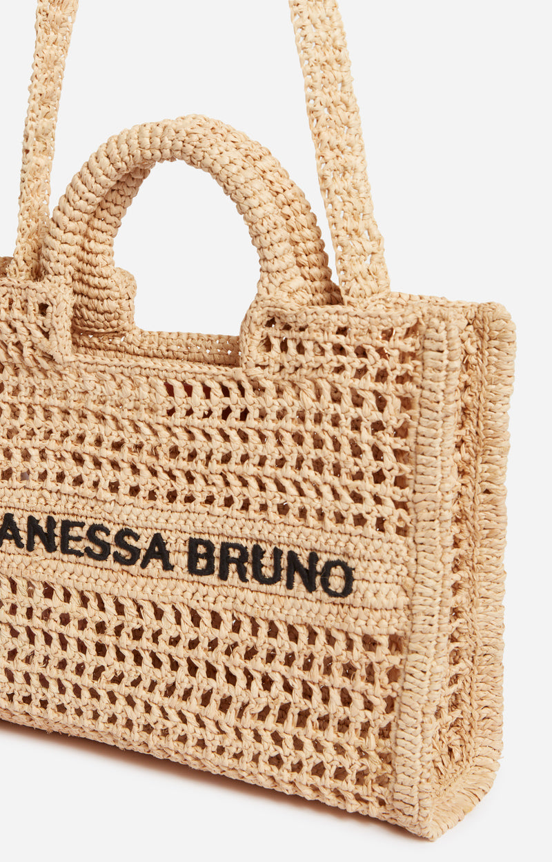 SMALL RAFFIA SAND BASKET