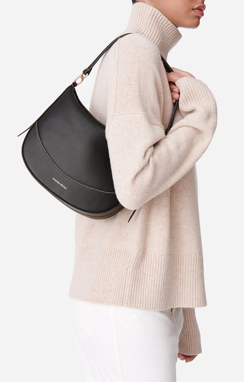 MEDIUM LEATHER BLACK DAILY BAG